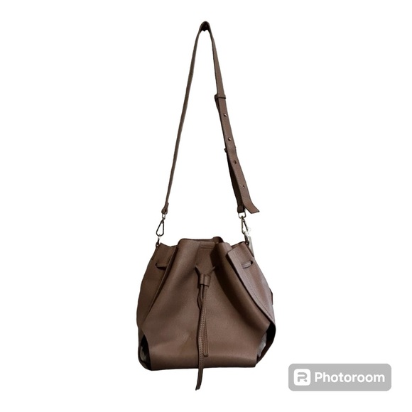 GORéTT
LEATHER ACCESSORIES
"Intellectud tonininity - Picture 2 of 9